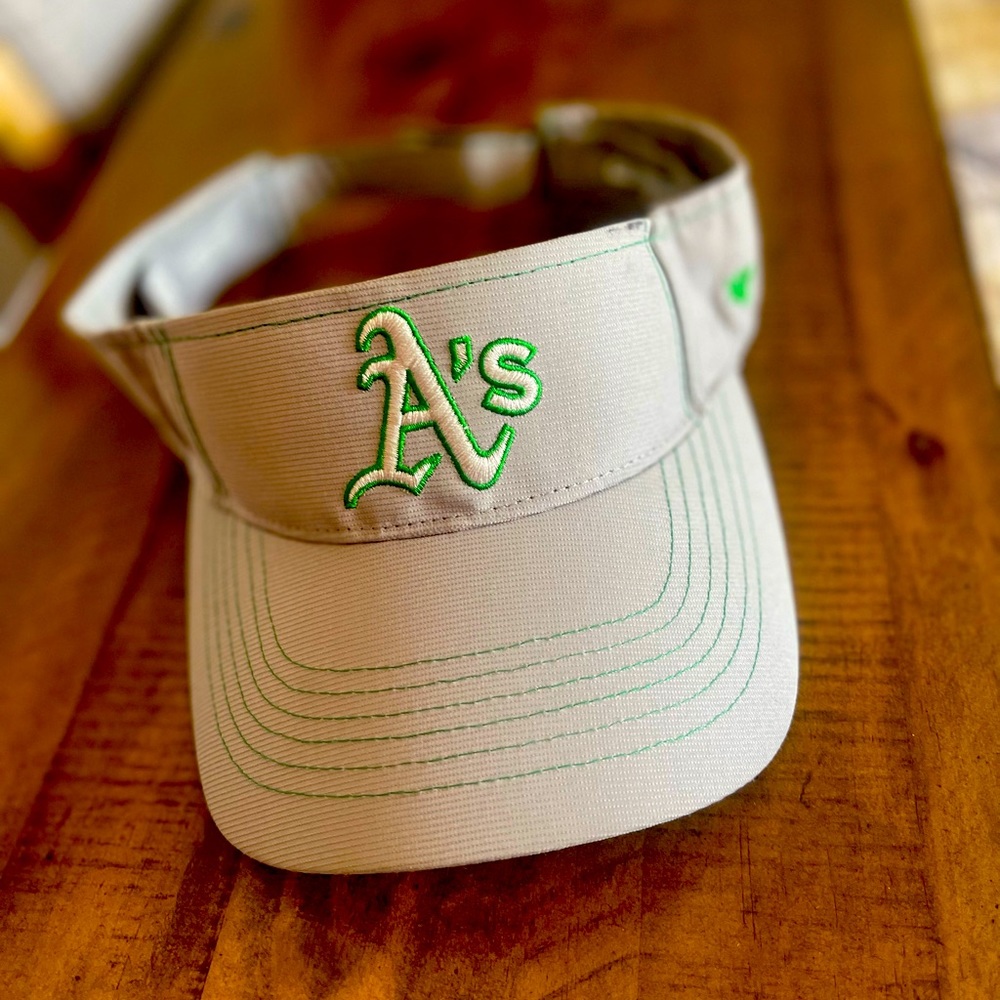 Nice Oakland A’s visor 47’s brand